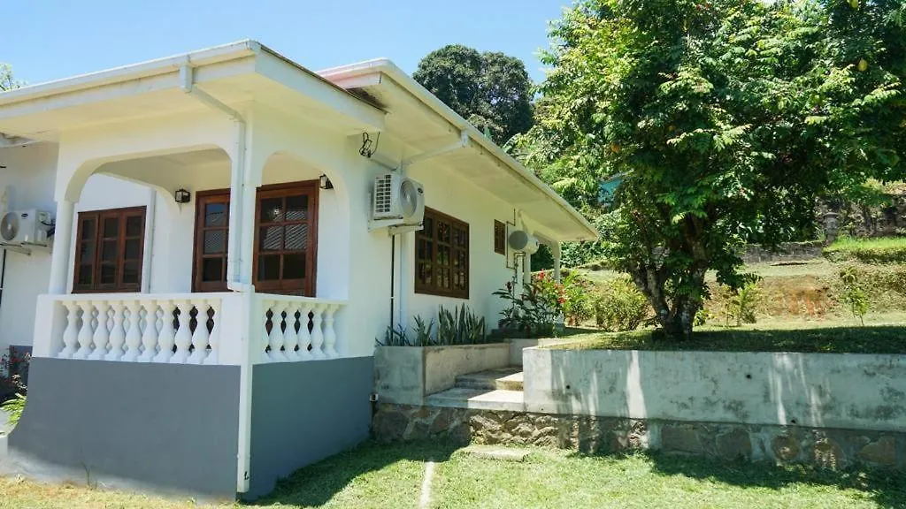 Guest house Ogumka, Self Catering , Beoliere, Mahe Hotel Victoria